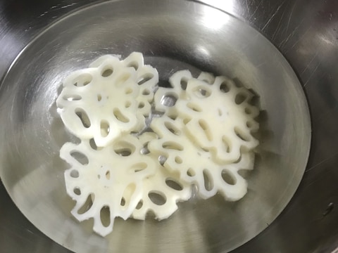 不器用さんでも 簡単にれんこん飾り切り レシピ 作り方 By まるちゃむごーさん 楽天レシピ 不器用さんでも 簡単にれんこん飾り切り レシピ 作り方 By まるちゃむごーさん 楽天レシピ